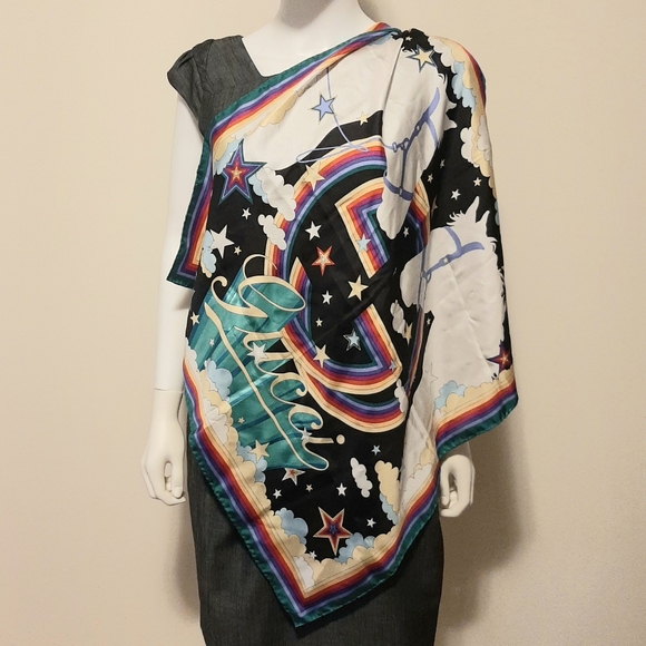 GUCCI Sareya Horse and Dream Print Silk Scarf 70cm - Picture 2 of 11